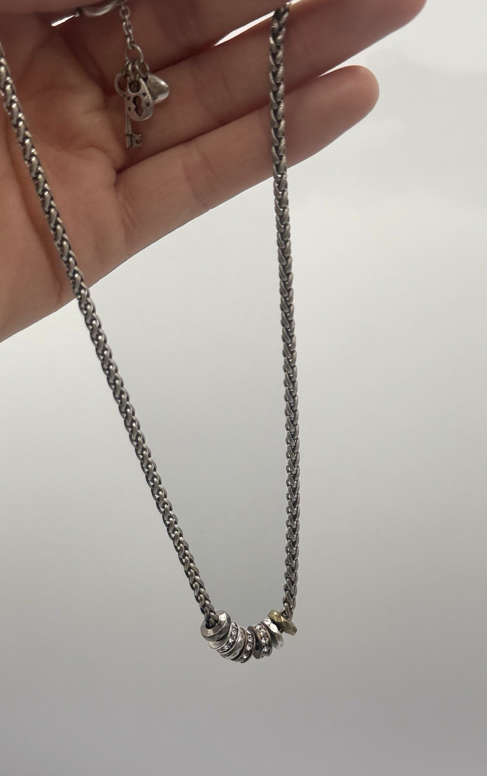 Fossil Silver Tone Crystal Barrel Bead Chain Necklace Key Lock Charm Adjustable