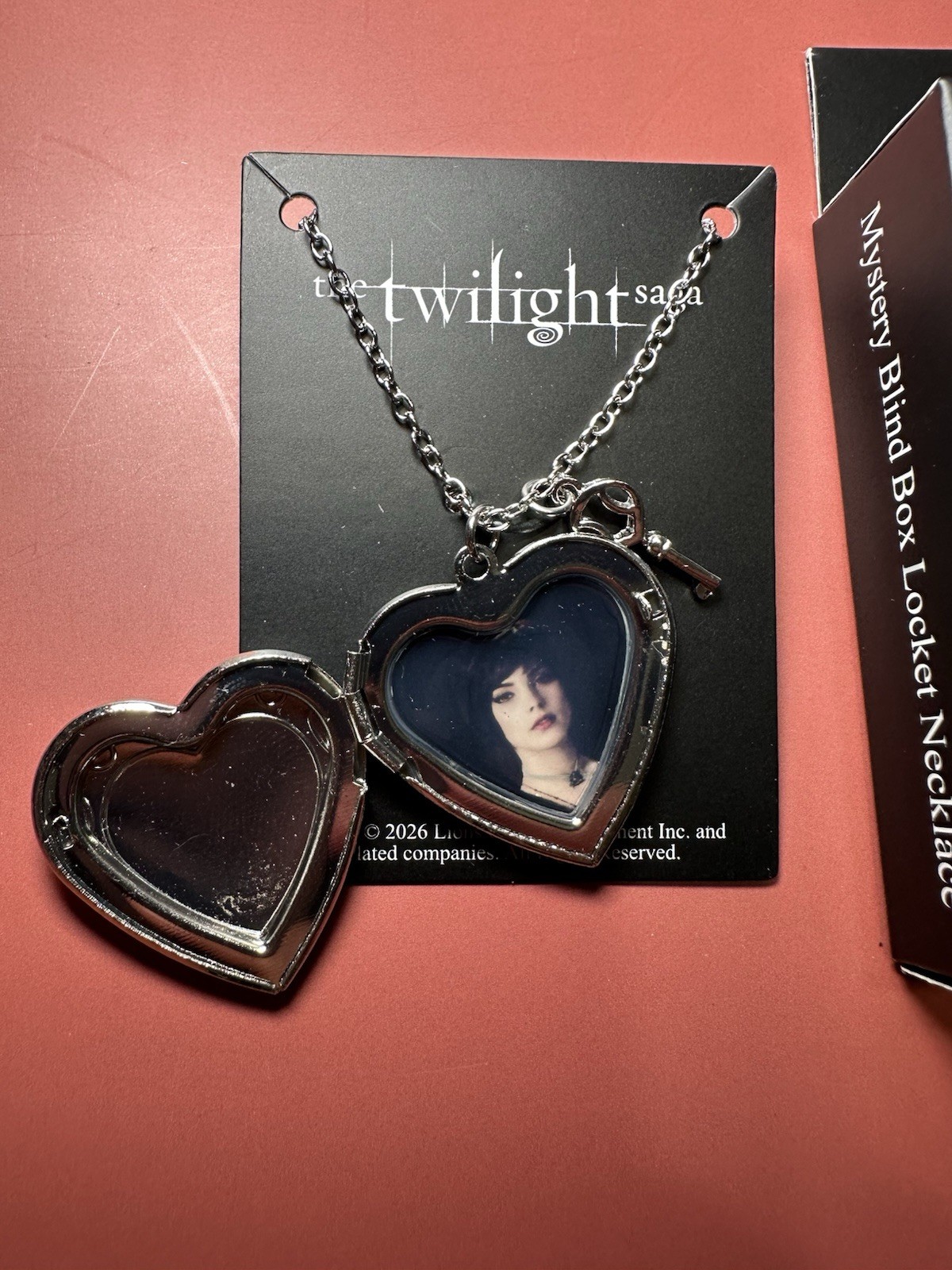 Twilight Saga Blind Box Heart Locket Necklace With Charm – Alice Cullen