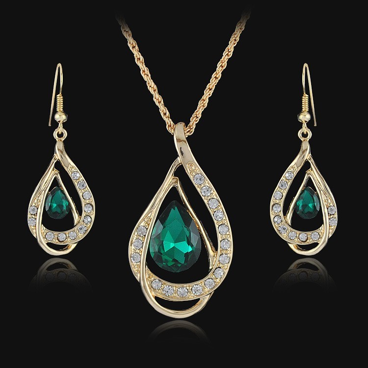 Elegant Crystal Teardrop Pendant Necklace & Earrings Set