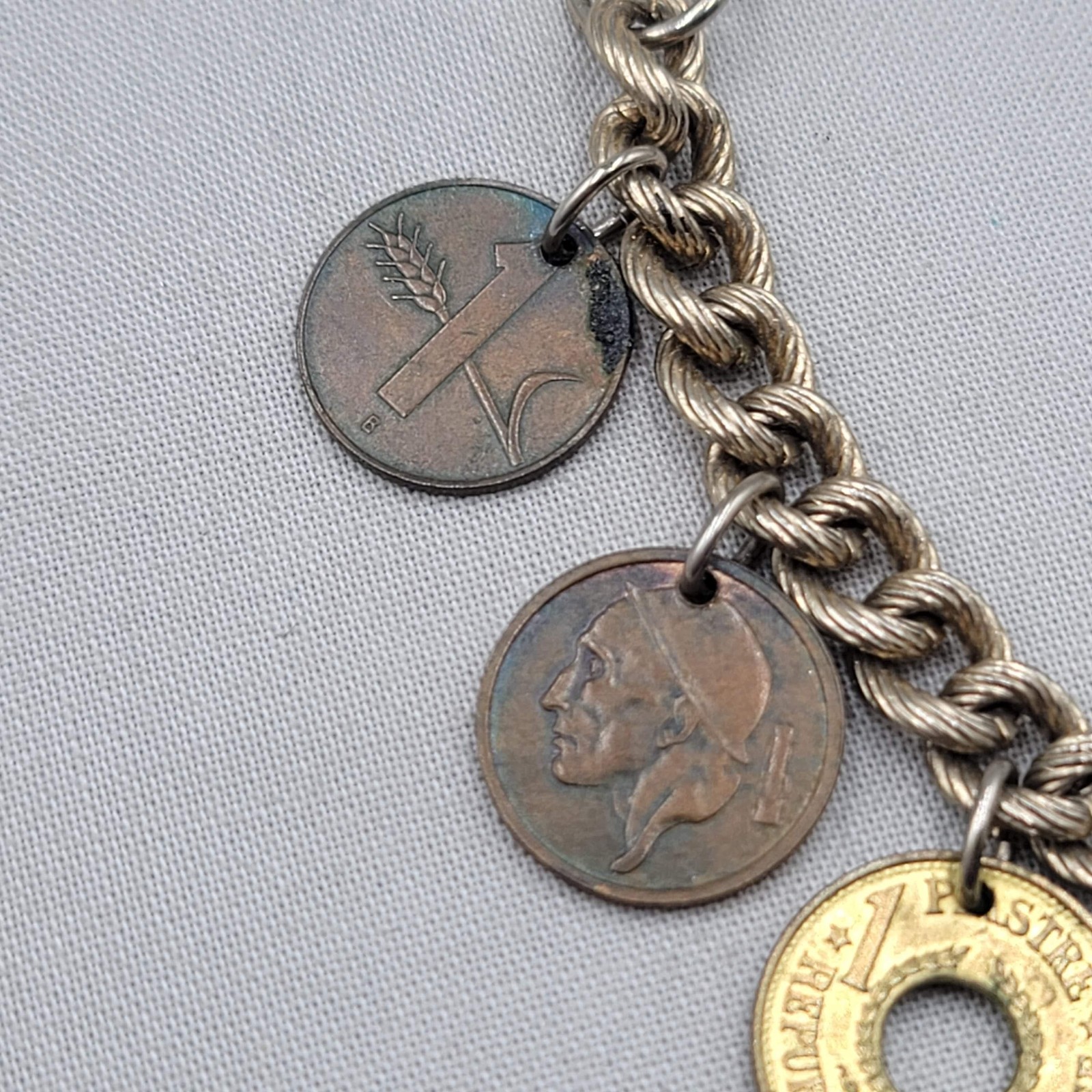 Vintage World Coin Charm Chain Bracelet Womens 6.5 In Travel Jewelry