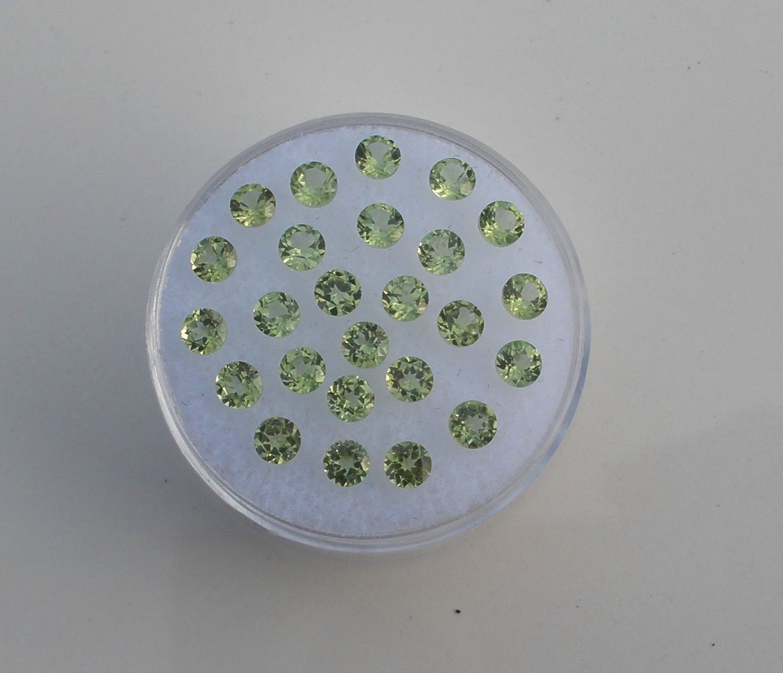 25 Natural Peridot Round Loose Faceted Gems 3mm each