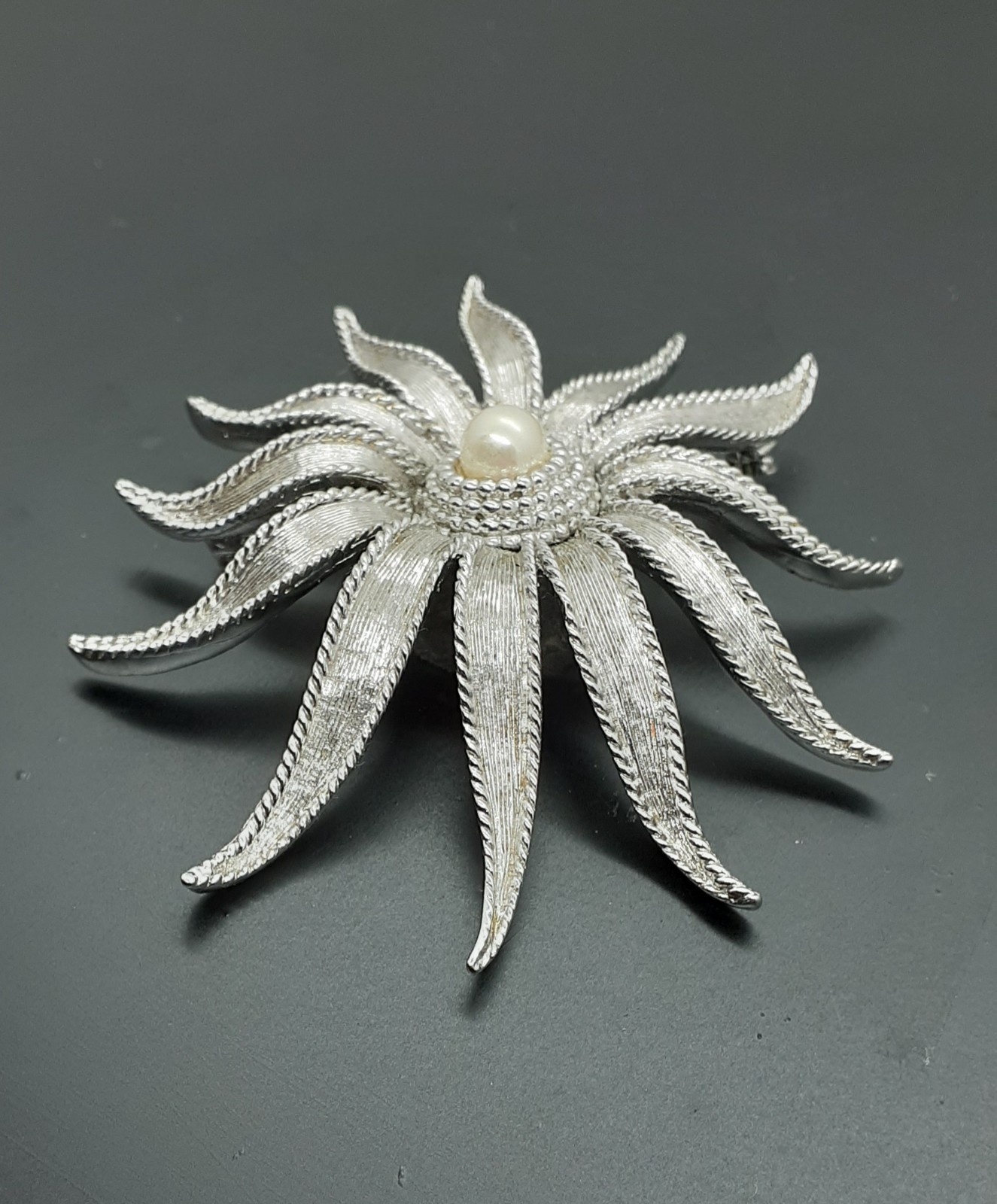 VTG Boucher Silver Tone Florentine Finish Caviar Faux Pearl Sculptured Brooch EX