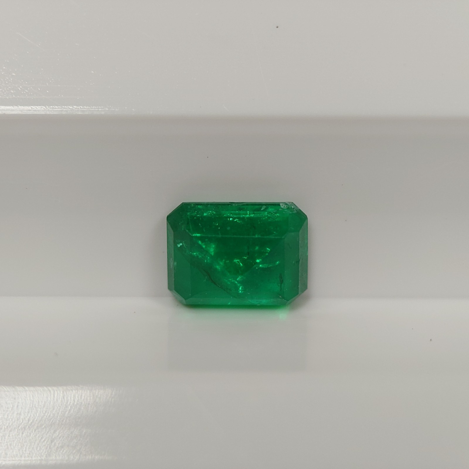 Natural Emerald 0.30 ct, approx. 4.5mm x 3.5mm x 1.8mm, Jewelry Removal e0018