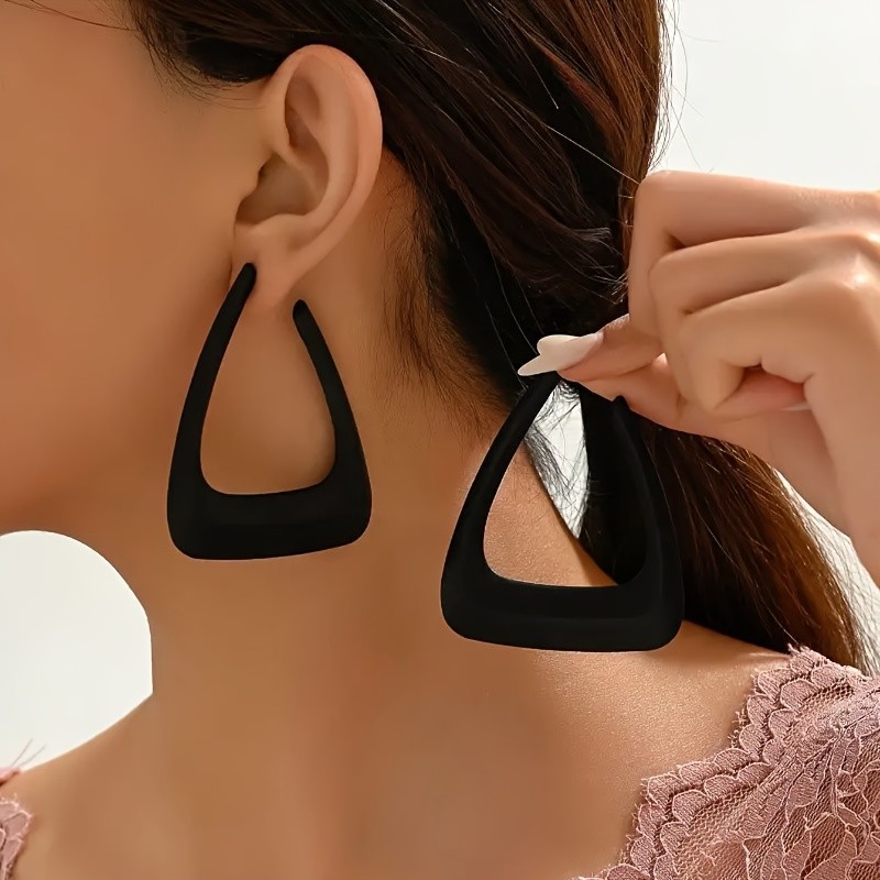 Simple Women’s Exaggerated Oversized Hoop Large Geometric Black Alloy Earring