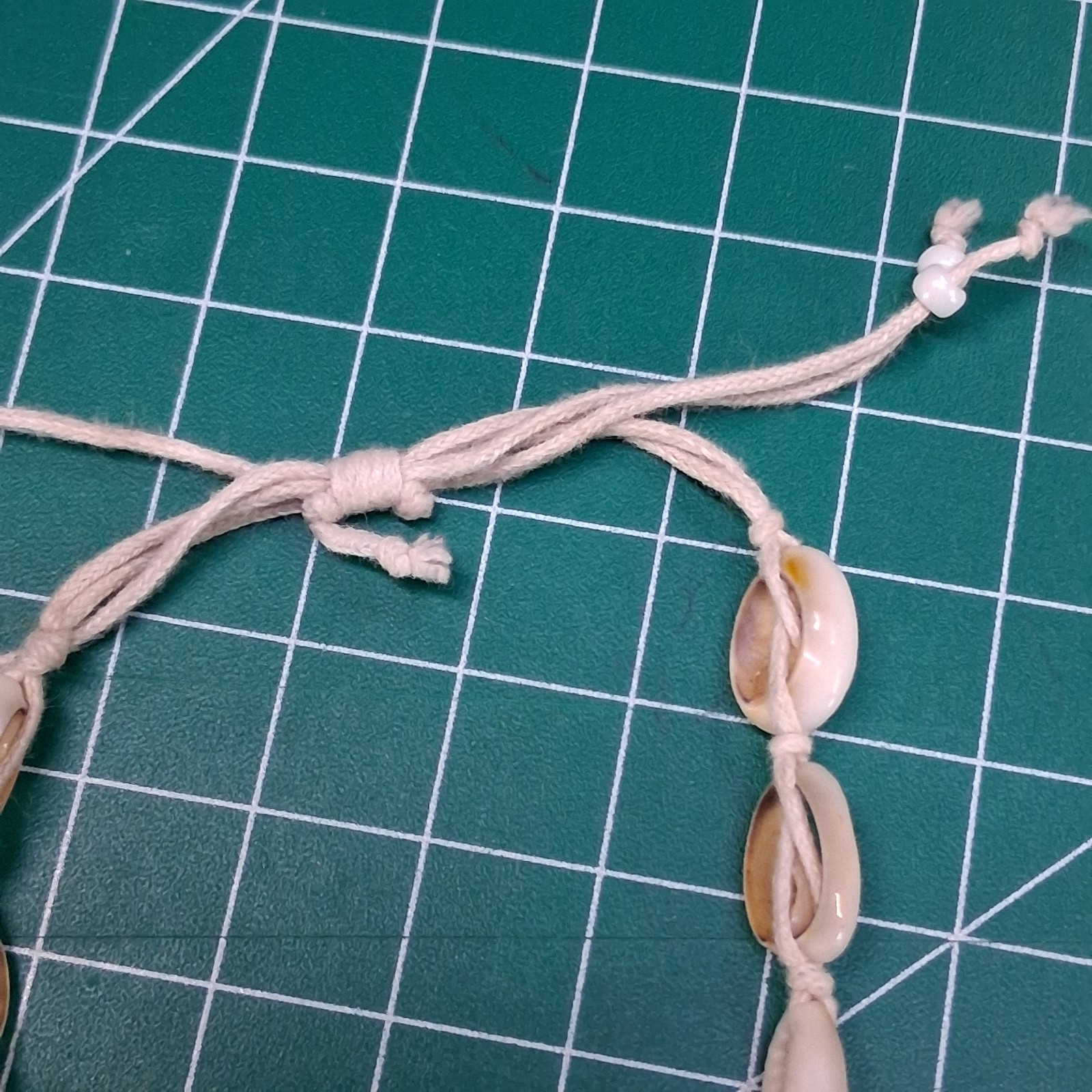 Vintage White Sea Shell Charm Adjustable Size Cotton Cord Bangle Bracelet