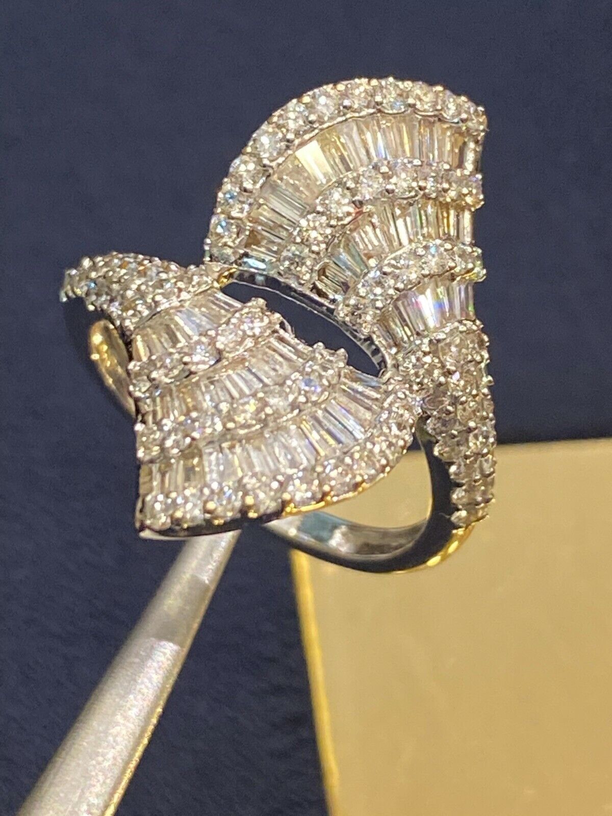 Pave 1.67 Cts Round Baguette Cut Diamonds Engagement Ring In 585 Solid 14K Gold