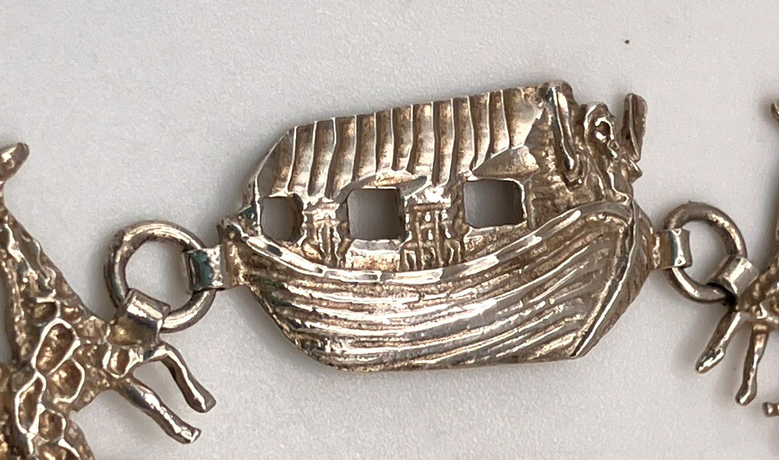 Signed SA Sterling Silver 925 Noahs Ark Bracelet with Ark and Animals 7.0”