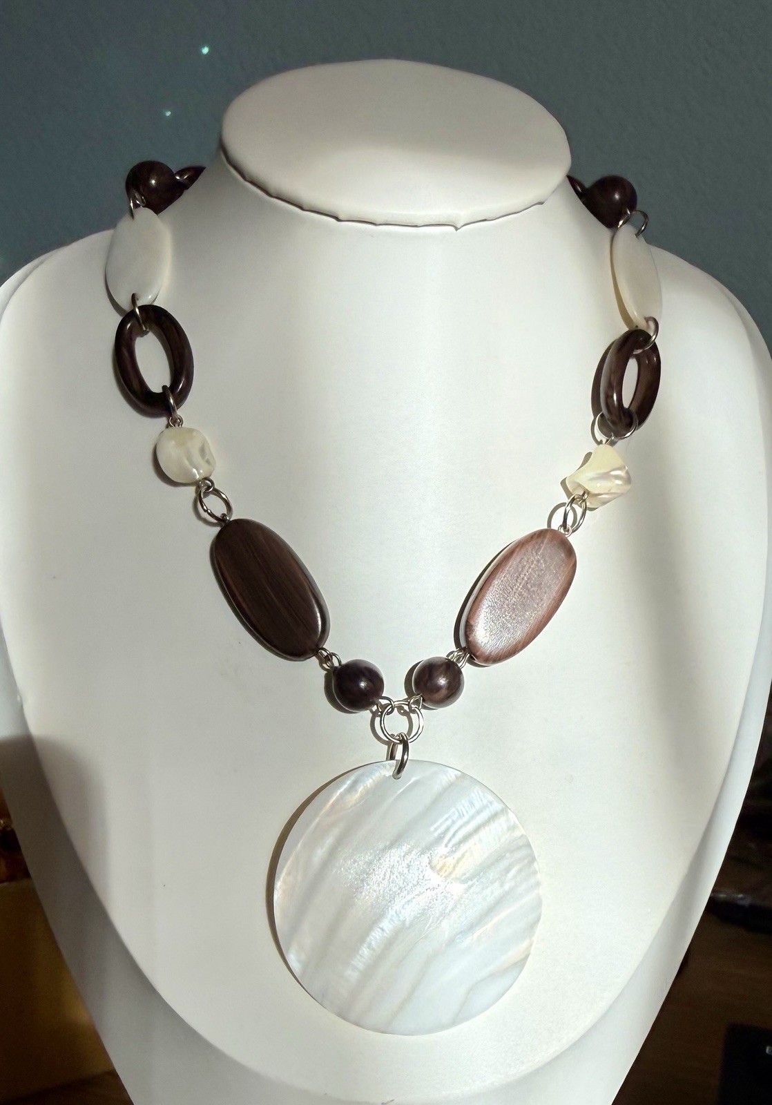 Cookie Lee Vintage Mother Of Pearl And Beaded Necklace NWT