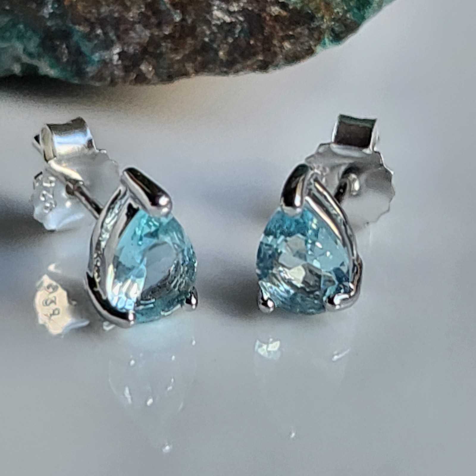 925 Sterling Silver 1CT Light Blue Tourmaline Pear Cut Earrings Basket Gemstone
