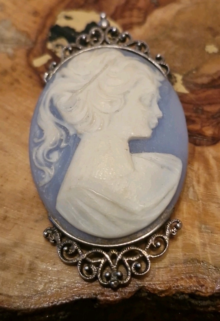 Cameo Sterling Sliver Victorian Lady Blue And White Porcelain Brooch.
