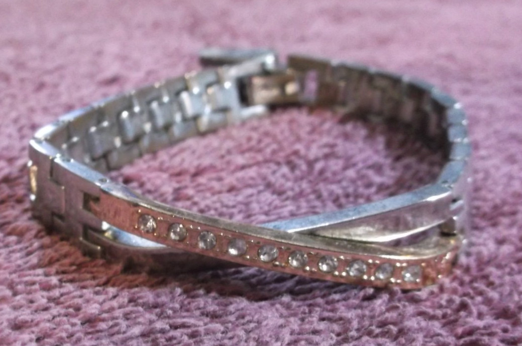 Vintage Two Tone X Bracelet With Clear Stones ~ 7 1/4″ – 7 5/8″