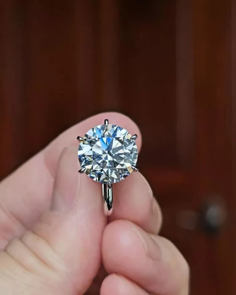 0.25 Carat Ideal Cut Round Natural Diamond – D Color, VVS1 Clarity Certified