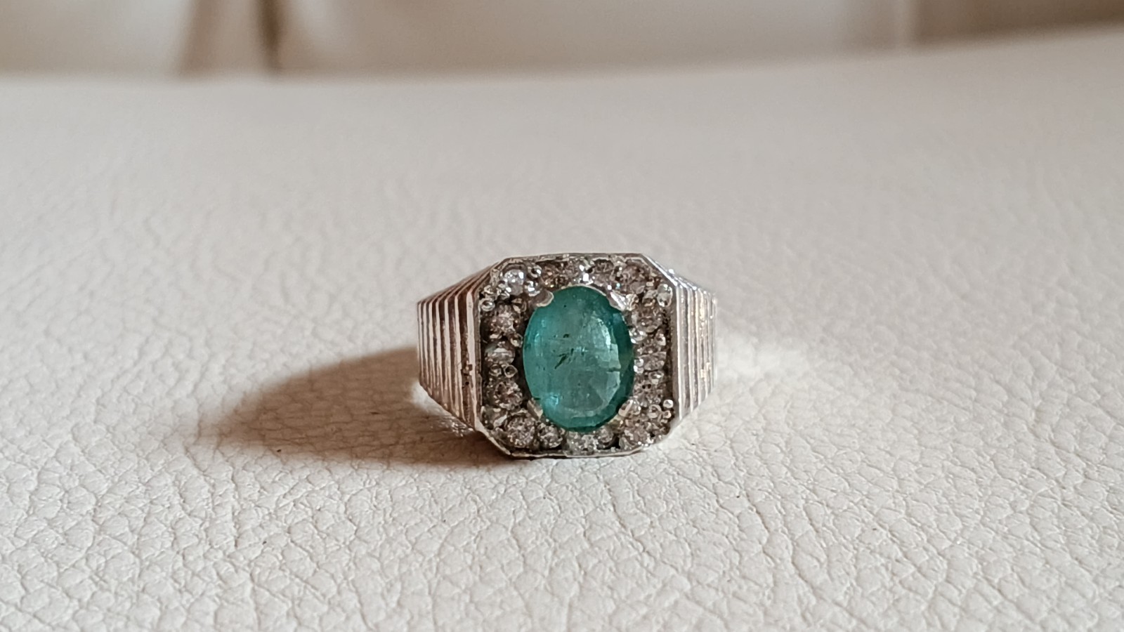 1.7 CT Emerald Silver Ring