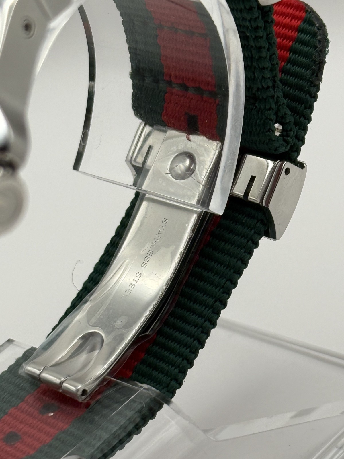 Gucci Dive YA136206 Men’s Watch – Red/Green