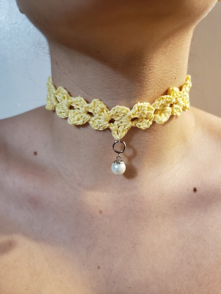 Choker Adults Necklace Yellow with Pearl Pendant Brand New Handmade Crochet