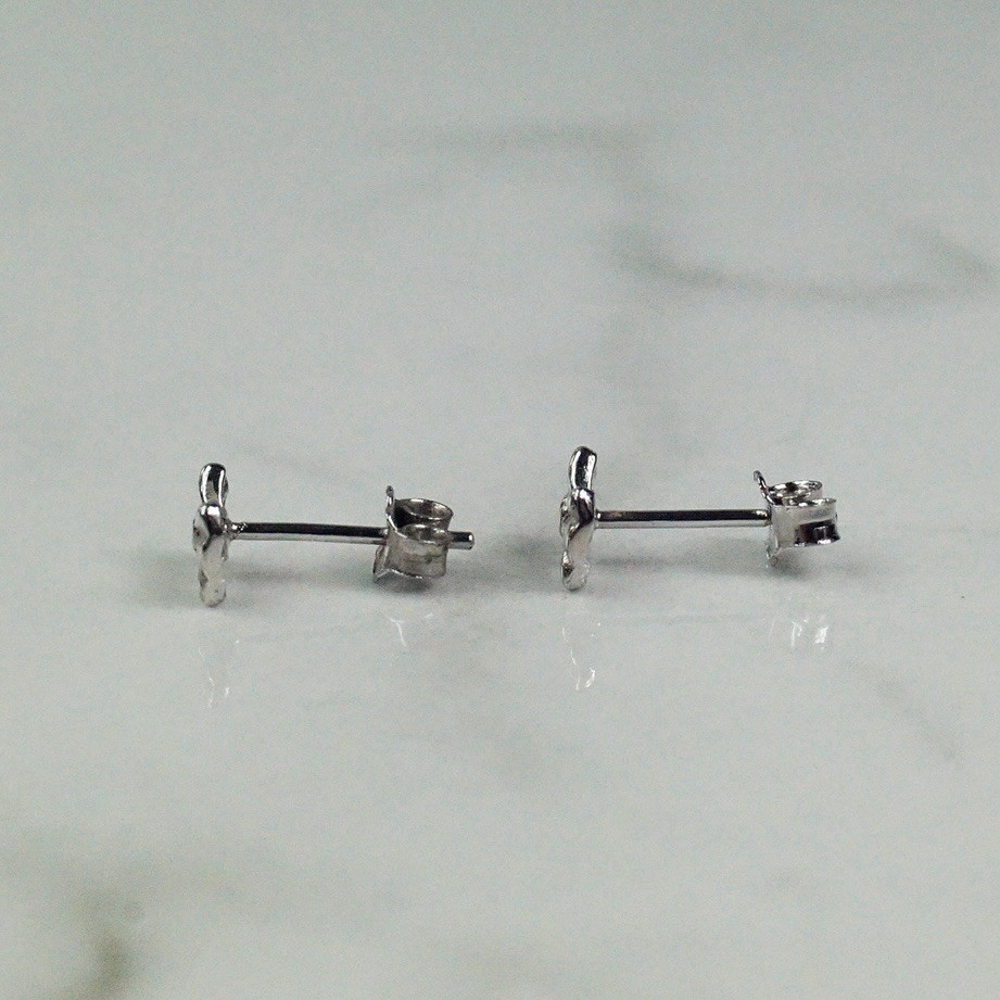 Sterling Silver Bowtie Post Stud Earrings 4.5 mm x 7 mm 0.65 g