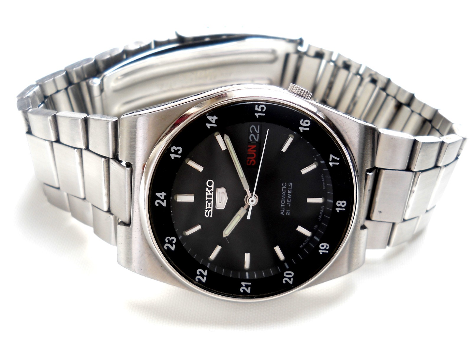 Vintage Seiko 5 Railway Time Automatic Japan Black Pristine 21 Jewels Men Watch.