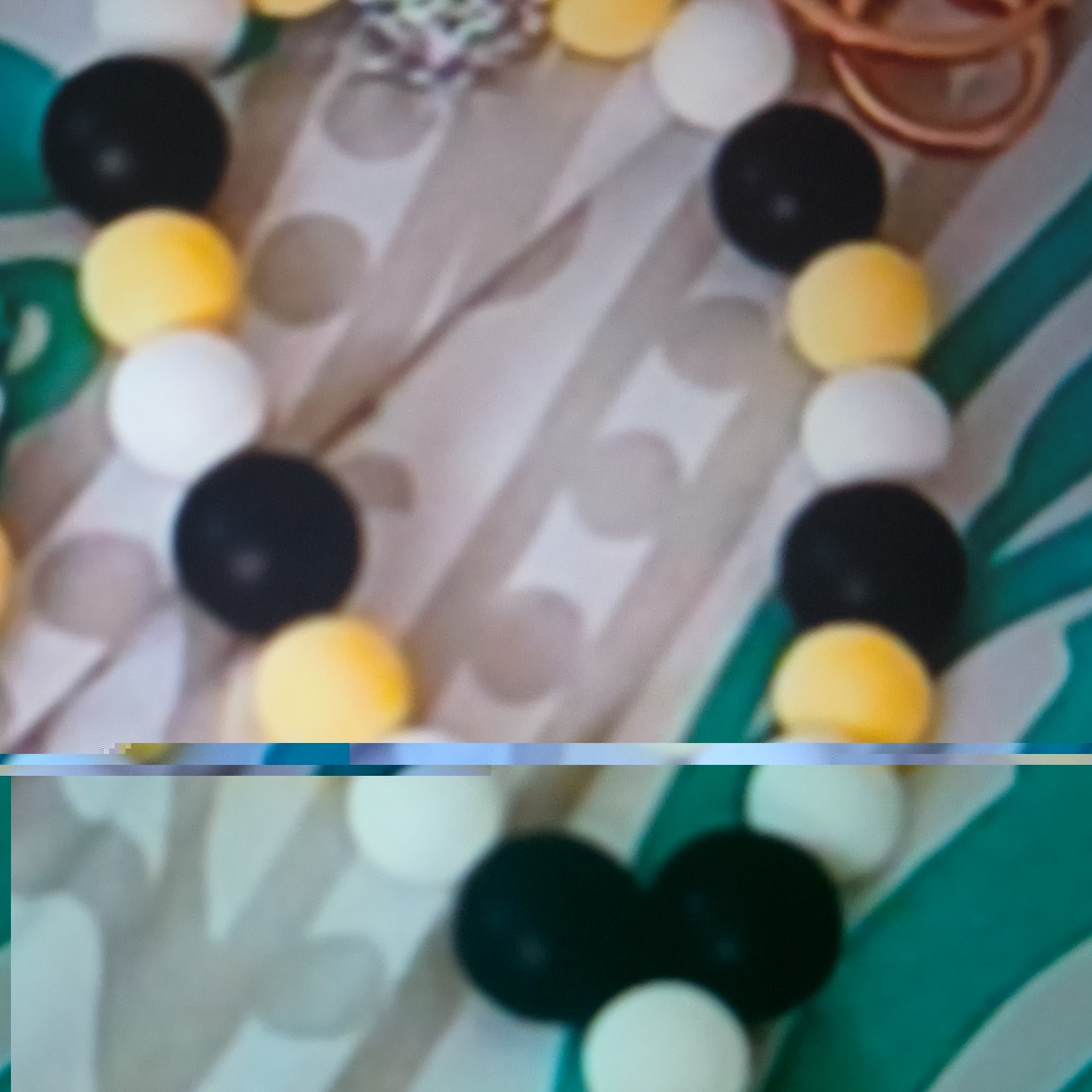Black Yellow White Plastic Beaded Statement Necklace Strand Ball/Bead Chain