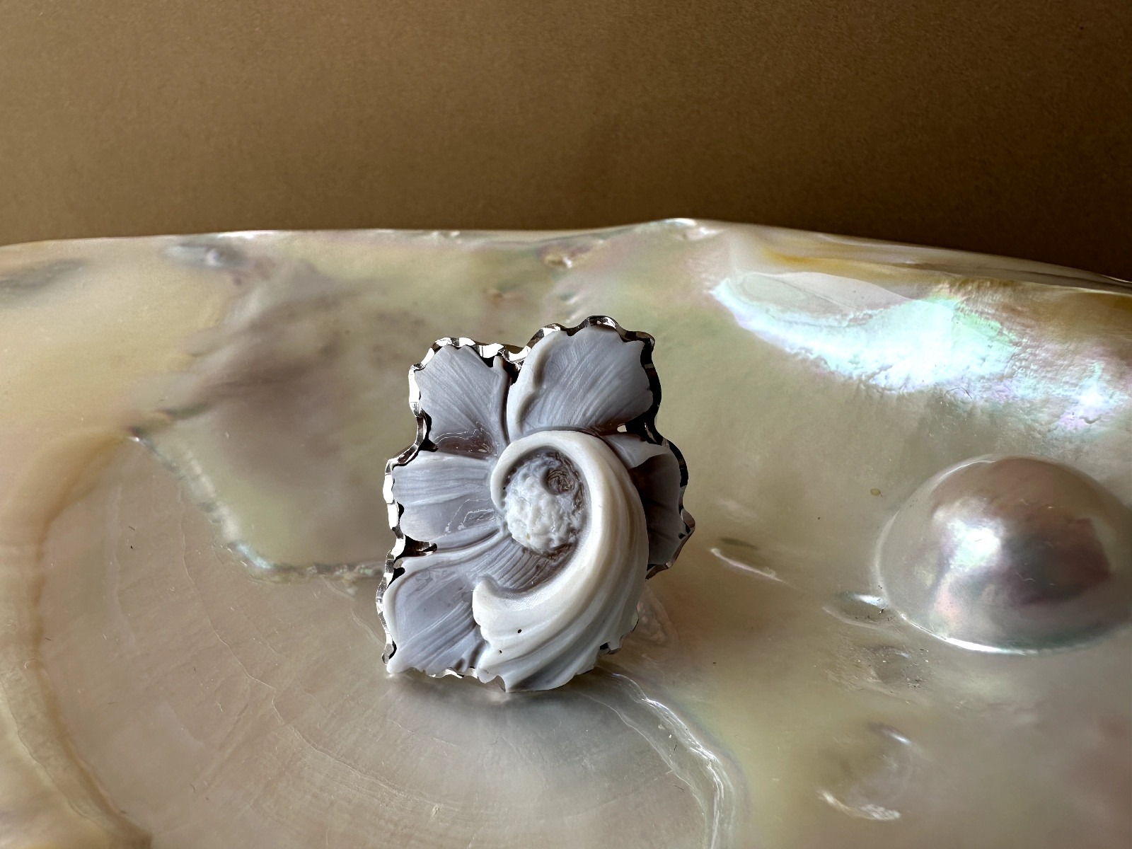 925 Silver Ring with True Sardonic Cameo Three Dimension Engraved “Flower”