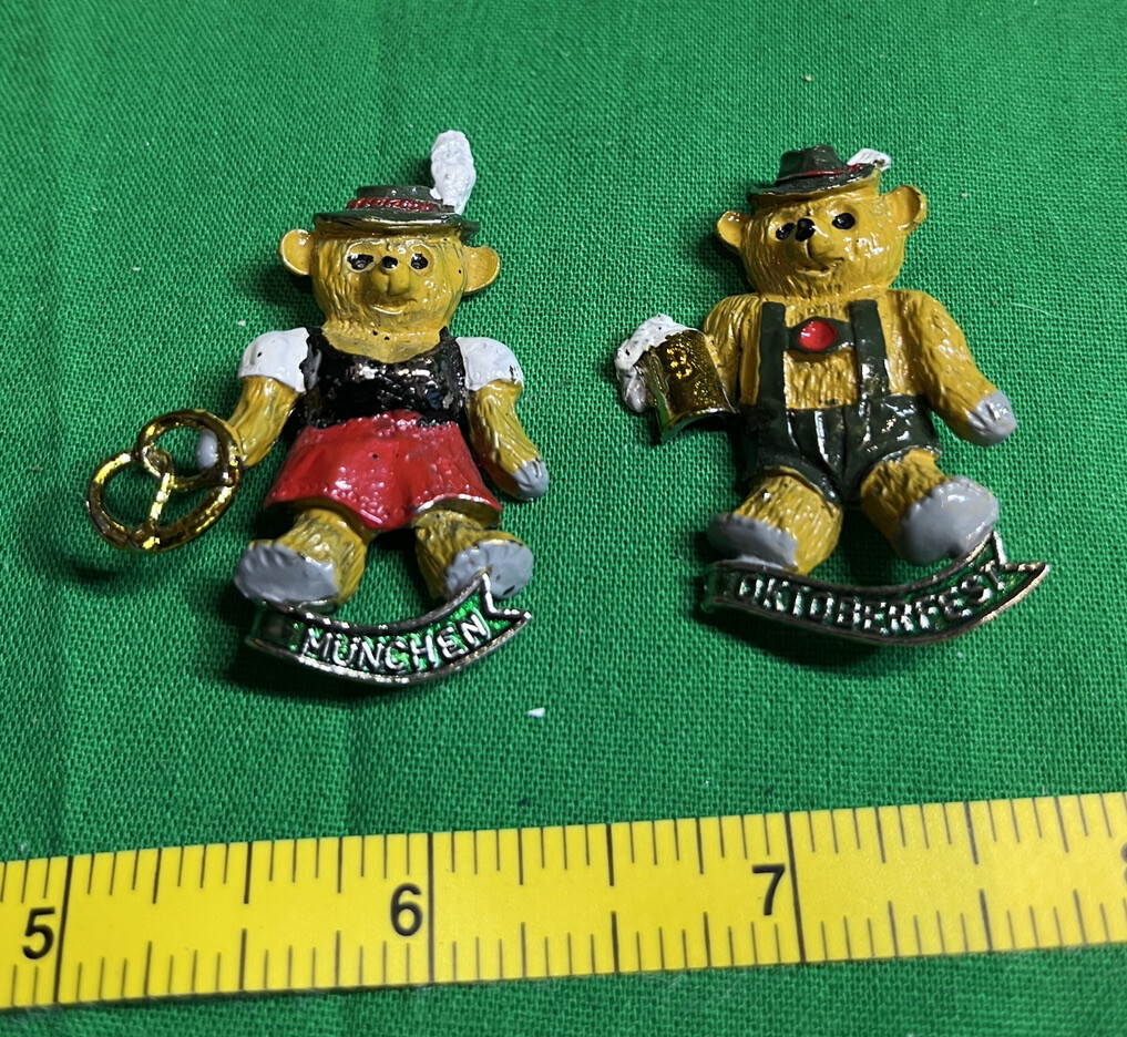 Vintage Oktoberfest Munchen Bears Pin German Dressed Male and Female