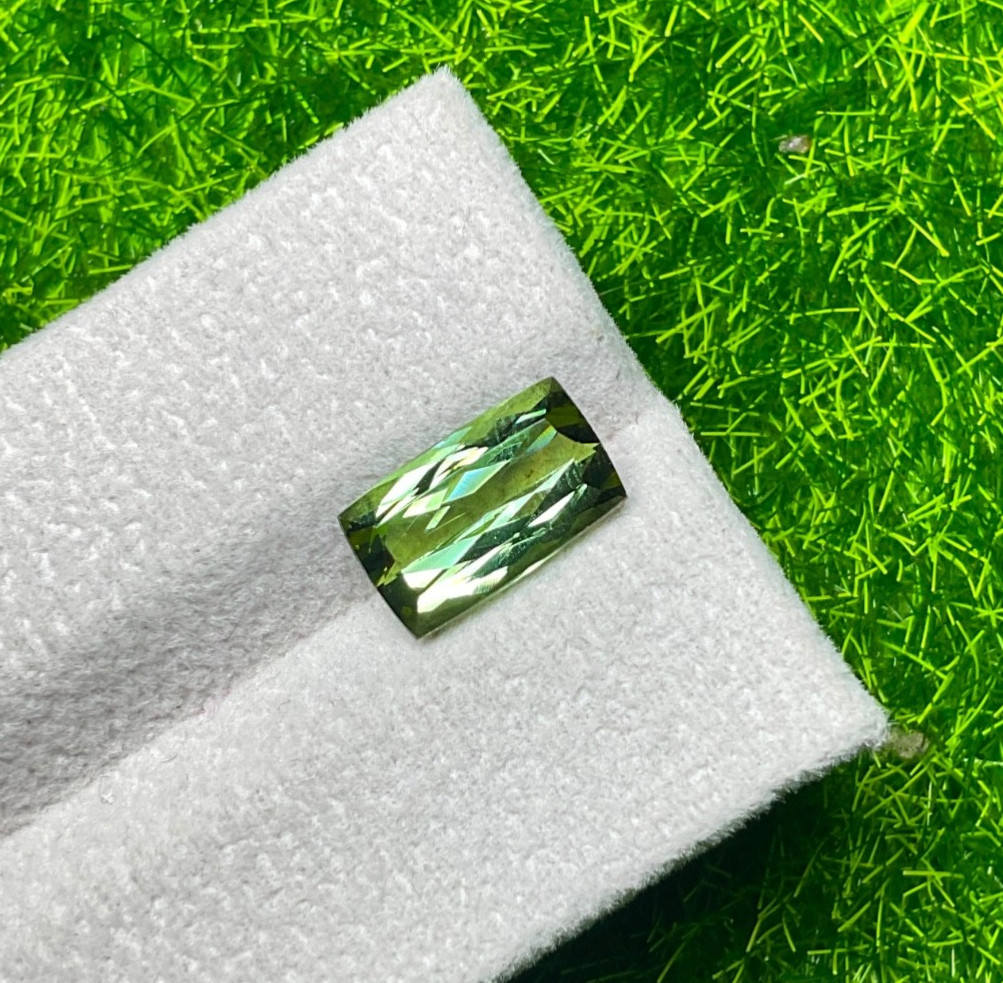 2.97cts natural top quality vivid green tourmaline cushion loose gemstone