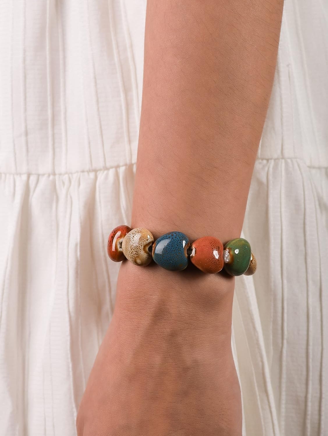 Chic Stretch Bracelet with Heart-Shaped Ceramic Beads – Thoughtful Gift for Her