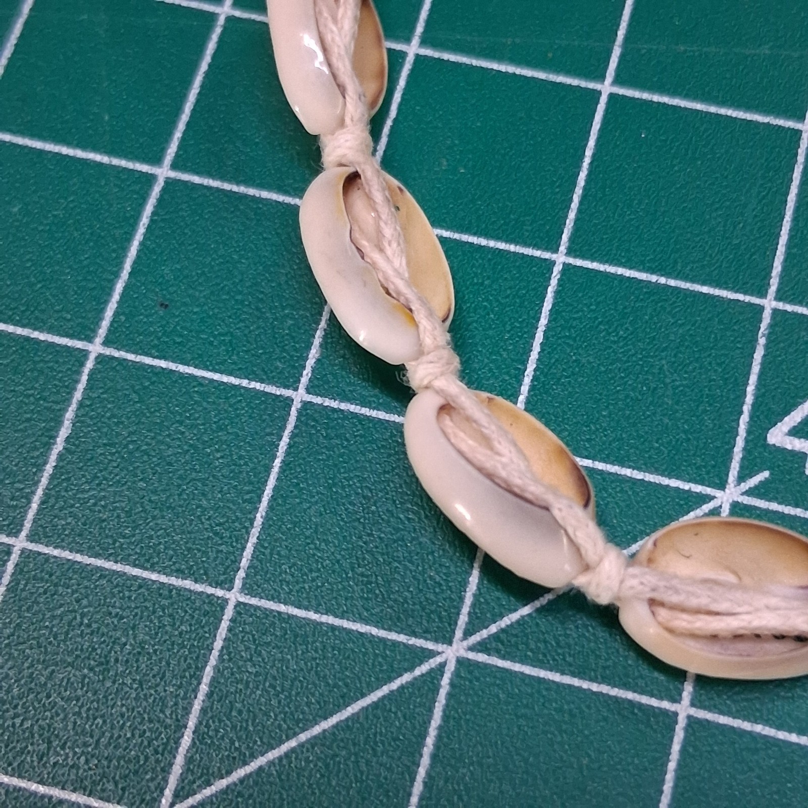 Vintage White Sea Shell Charm Adjustable Size Cotton Cord Bangle Bracelet