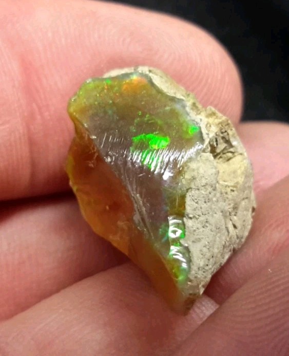 24x16x14mm ETHIOPIAN OPAL