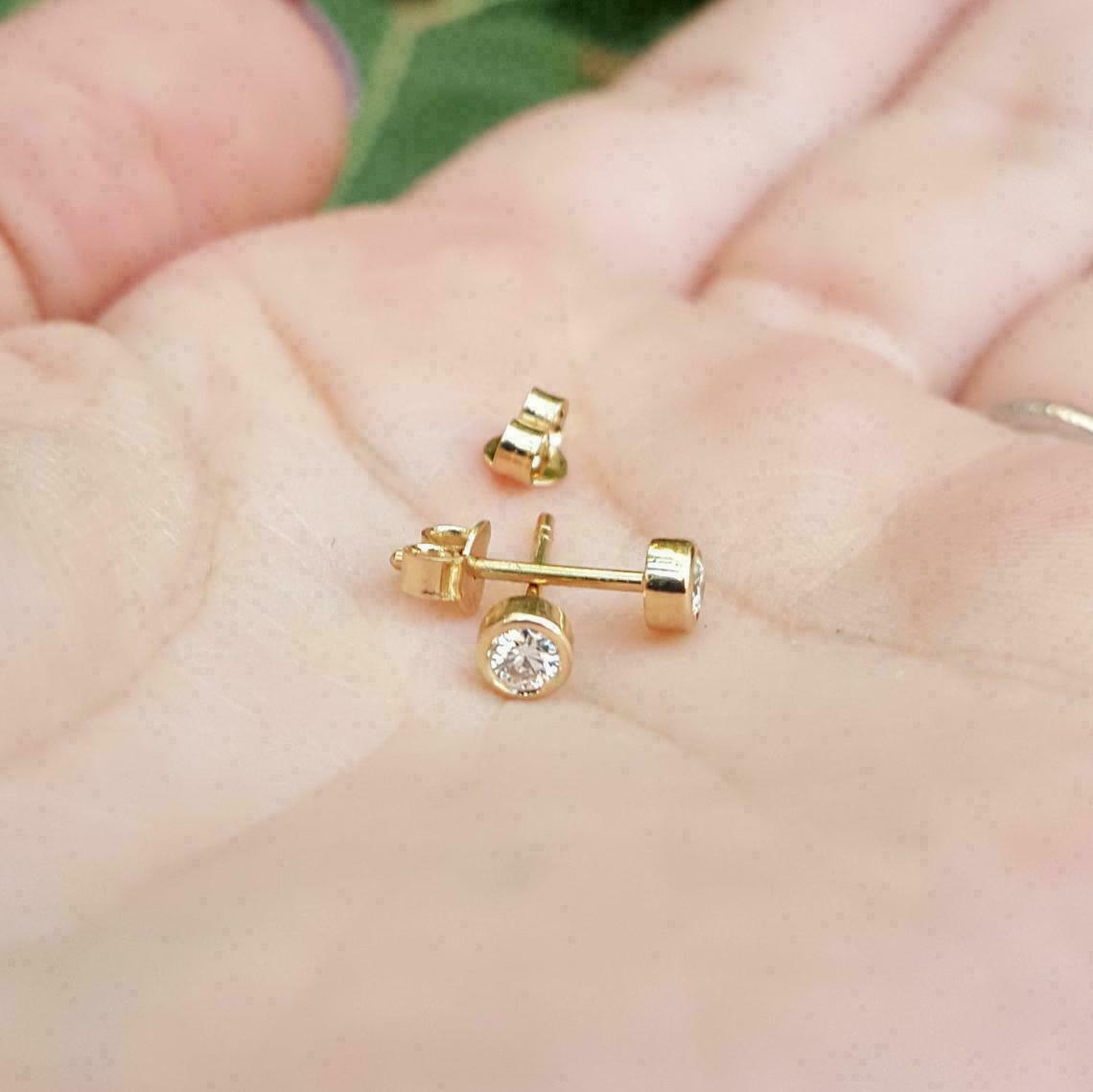 0.50Ct Round Cut Lab Created Diamond Bezel Stud Earring 14k Yellow Gold Finish