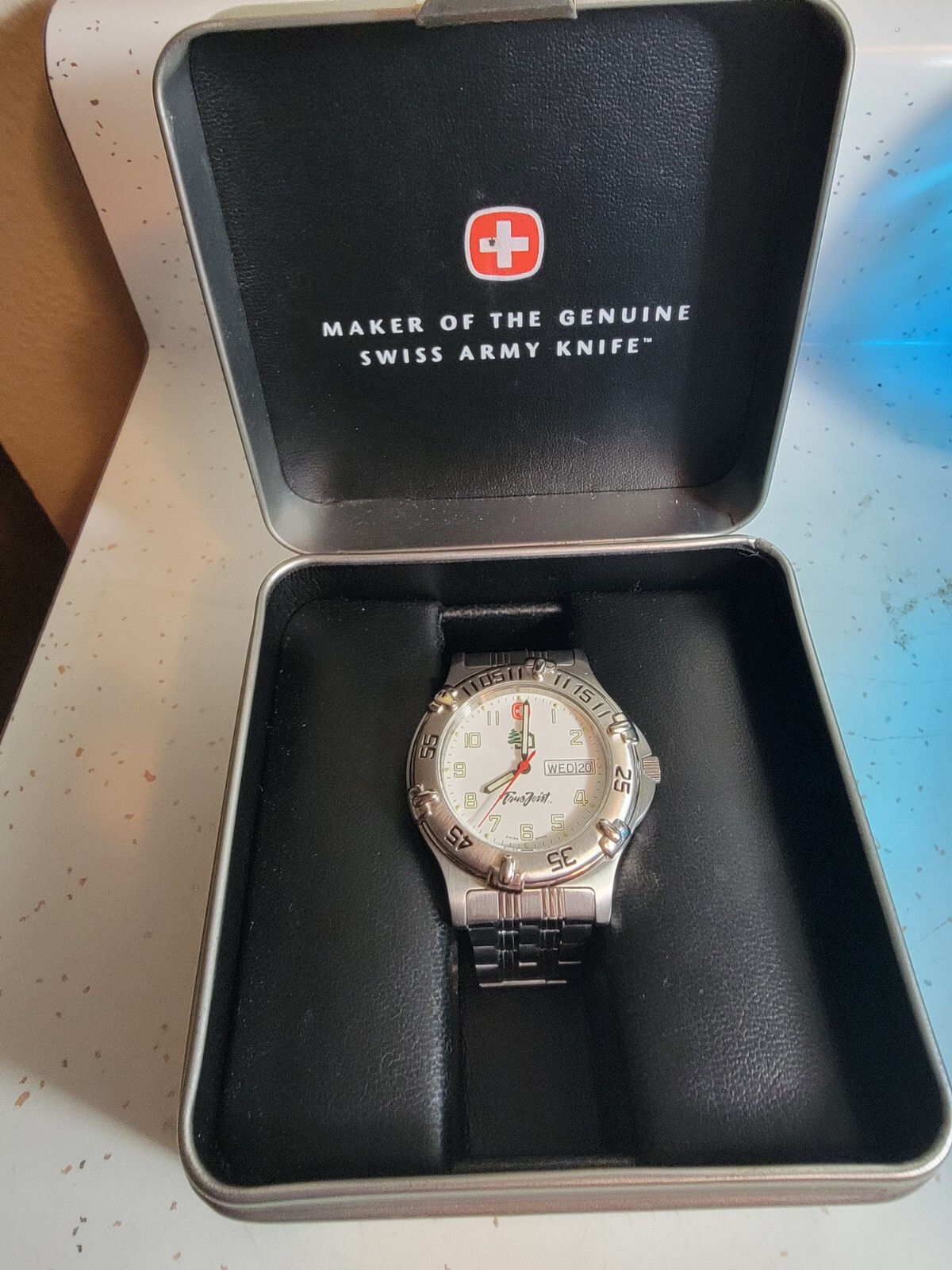 SWISS MILITARY MAN’S WRIST WATCH ORIGINAL CASE (SEE DESCRIPTION)