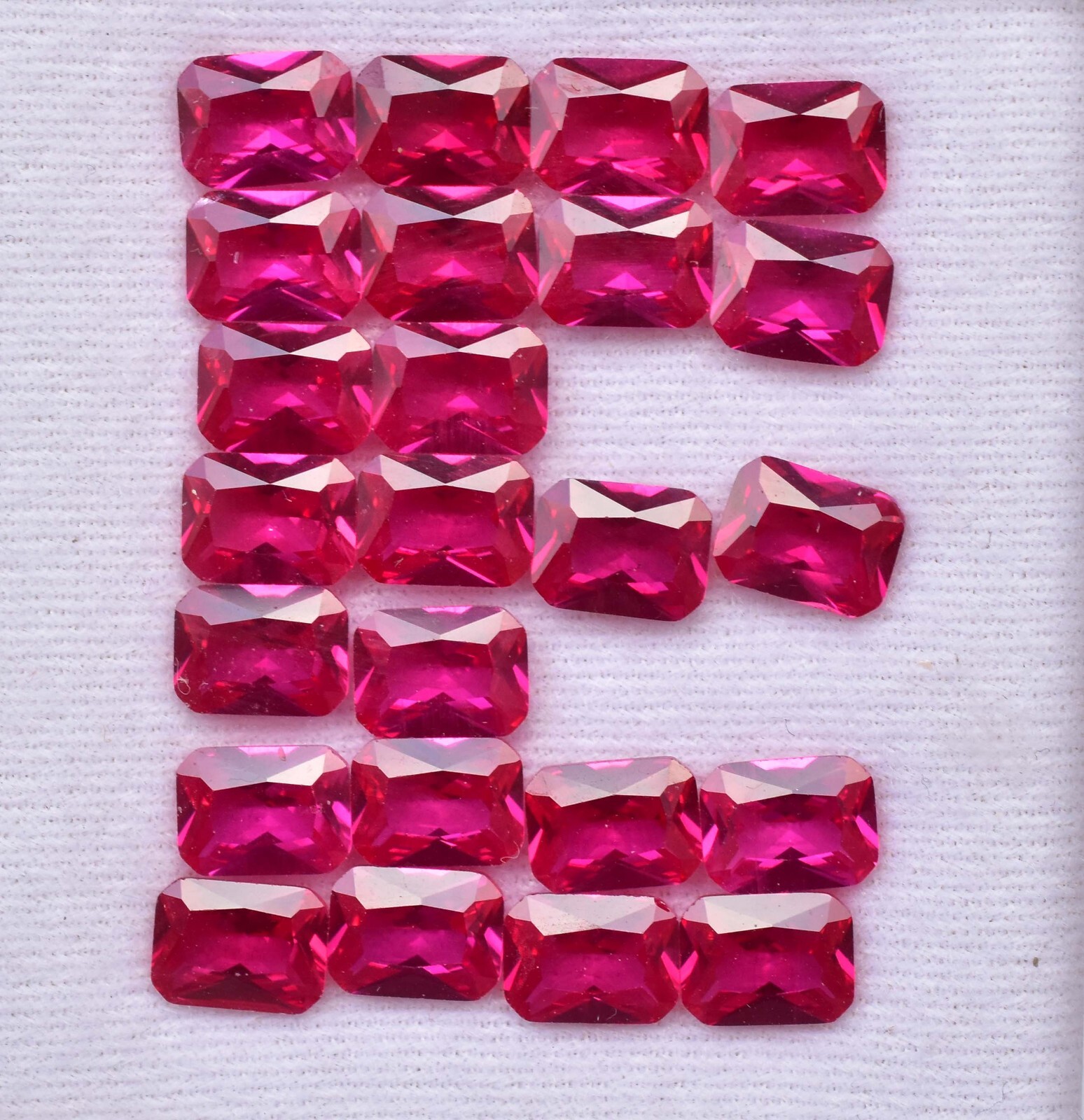 24 Pcs Natural Mogok Red Pink Ruby Emerald 7.80mm Certified Stunning Gemstone
