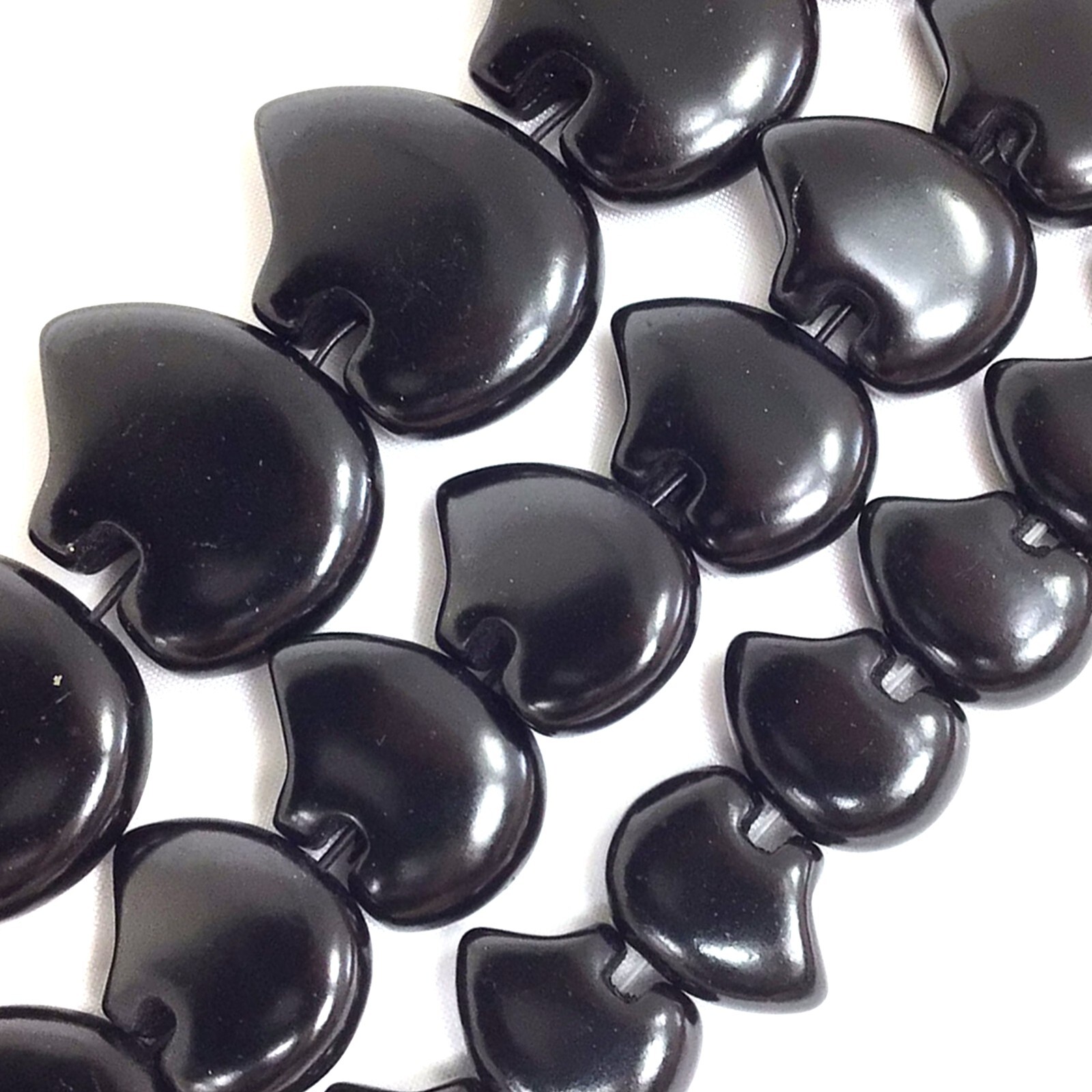 Black Zuni Bear Fetish Gemstones Howlite Magnesite Turquoise Beads 15″ Strand