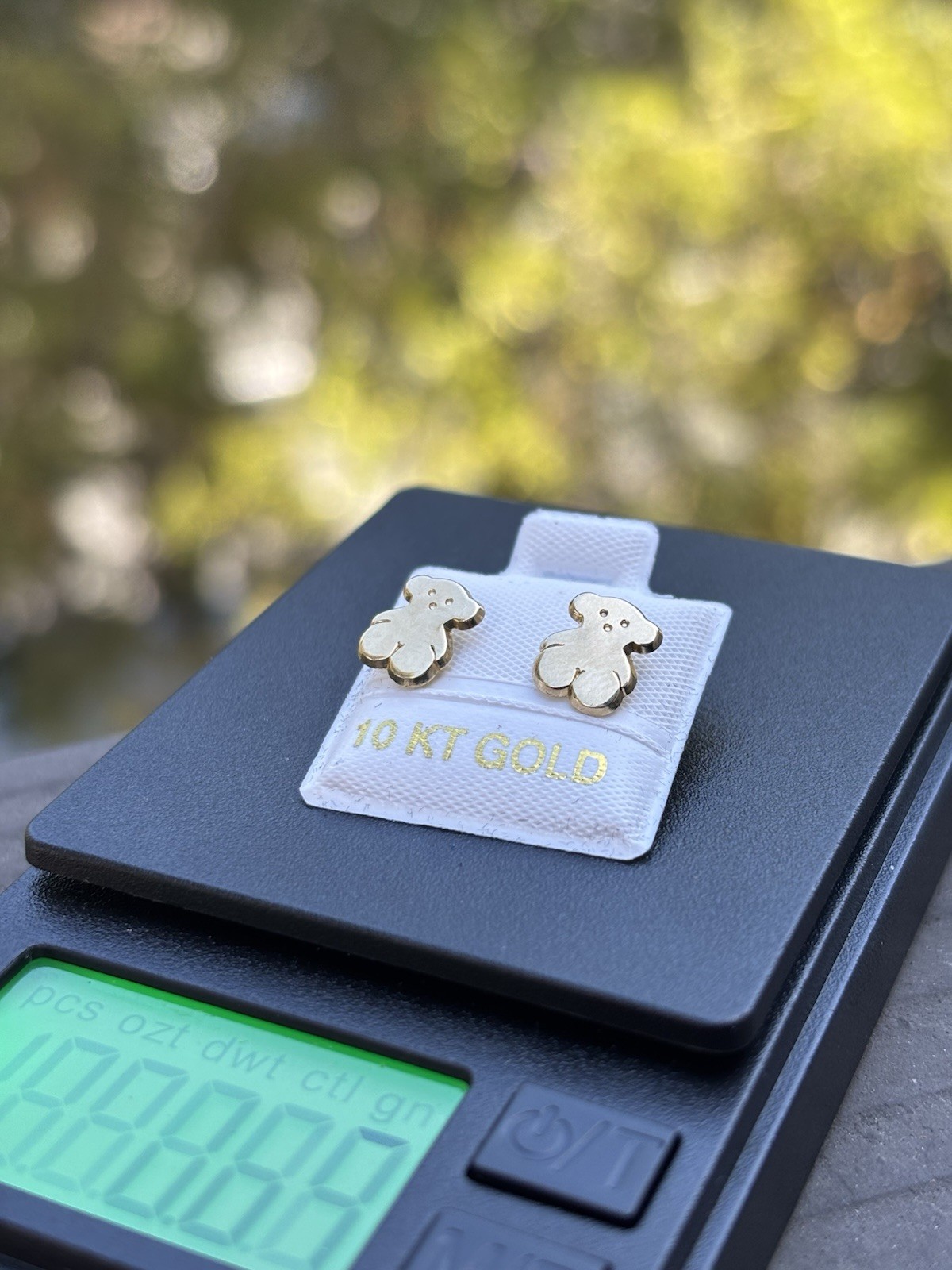 10K Yellow Gold Teddy Bear Stud Earrings No Stone lobe