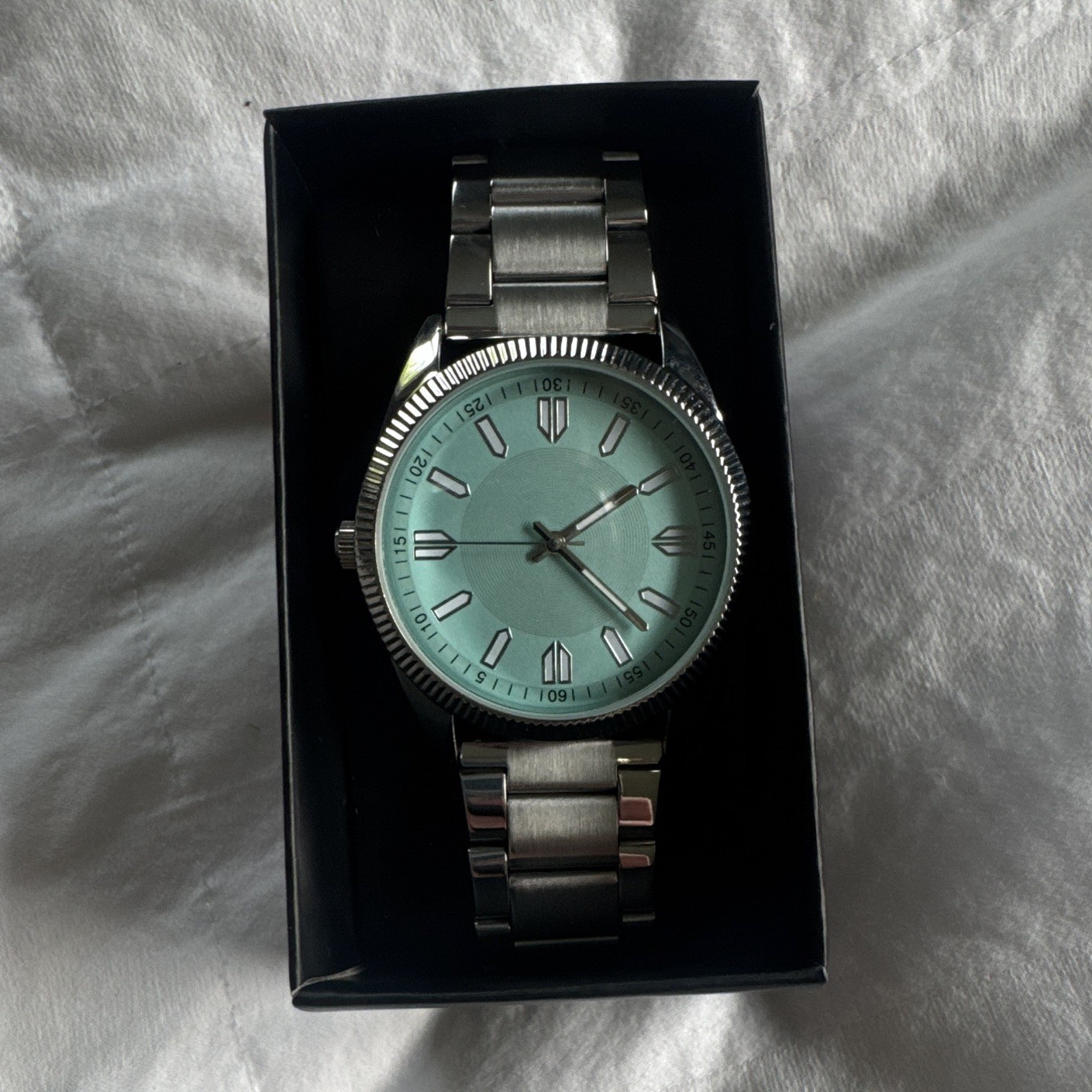 Analog Wristwatch Green Dial Stick Indexes Silver-Tone Metal Bracelet