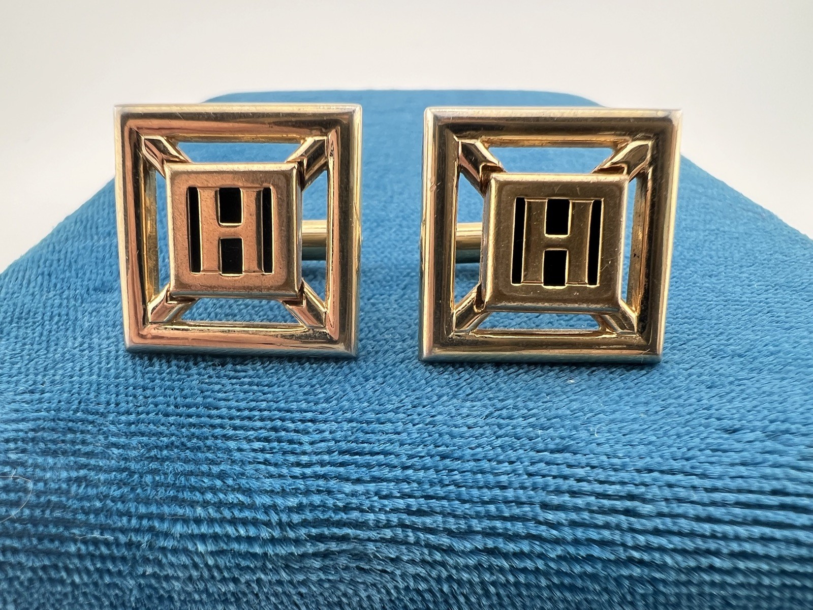 H Monogram Letter Initial Gold Tone SWANK Vintage 1970s to 1980s Cufflinks Mens