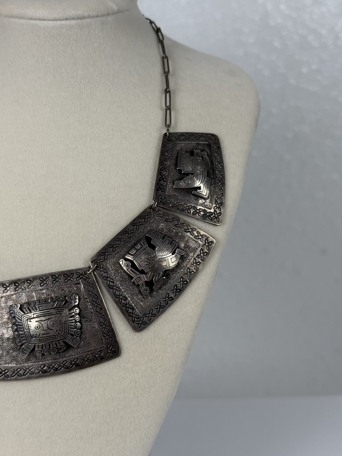 VTG 900 Silver Storyteller 15” Necklace 5 Panel South American Pre Colombian