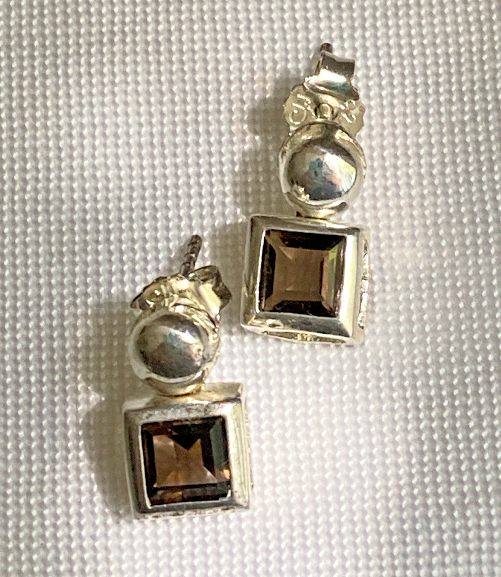 STERLING SILVER TOPAZ 1 PAIR OF PIERCE EARRINGS 2.8 GRAMS