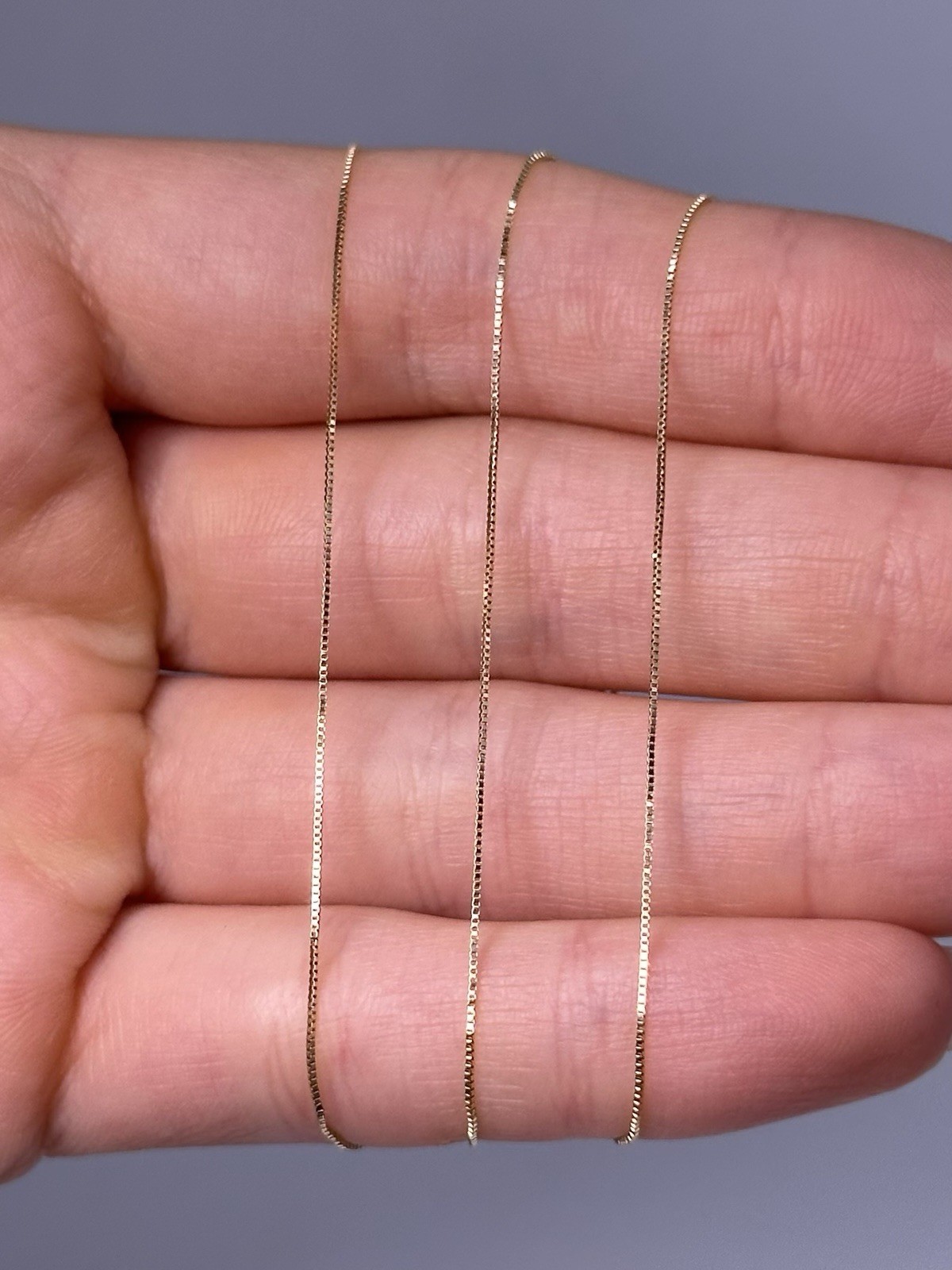 14K Yellow Gold Box Link Chain Necklace 18” 0.5 mm 0.8 g