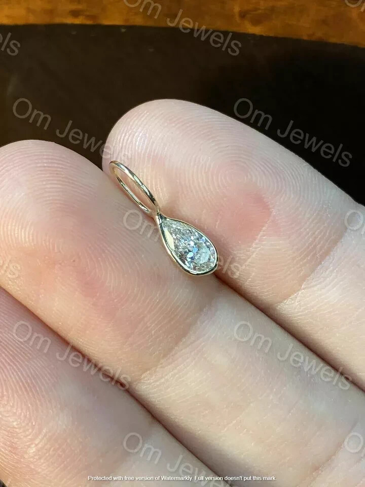 2Ct Pear Cut VVS1 Diamond Solitaire Pendant 18″Free Chain 14K Yellow Gold Finish