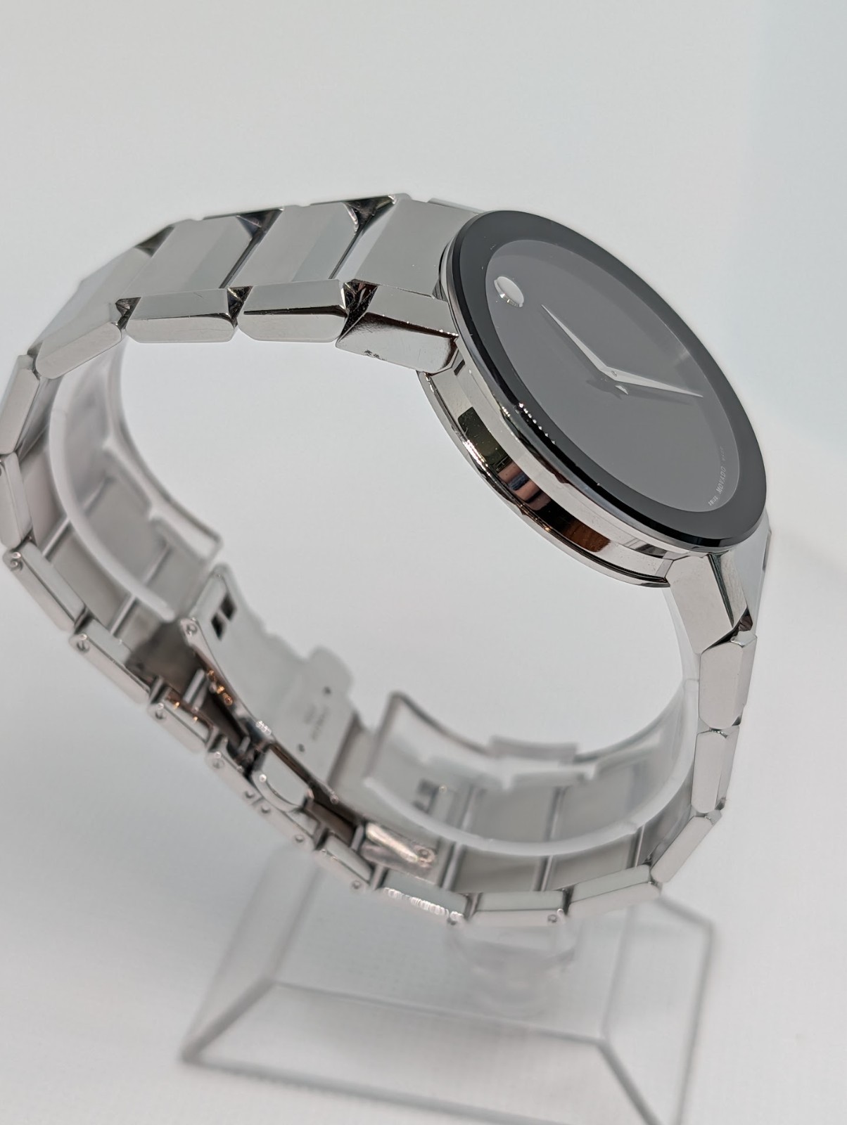 Movado Sapphire Stainless Black Dial – 0605063 – great condition, full links!