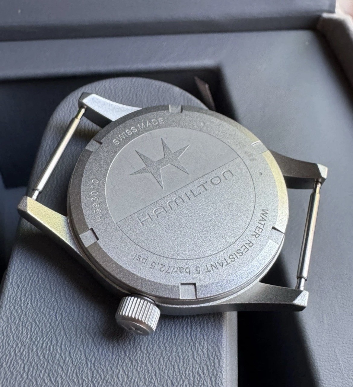Hamilton Khaki Field Quartz Watch Case – 33 mm H69301910 – Complimentary Strap