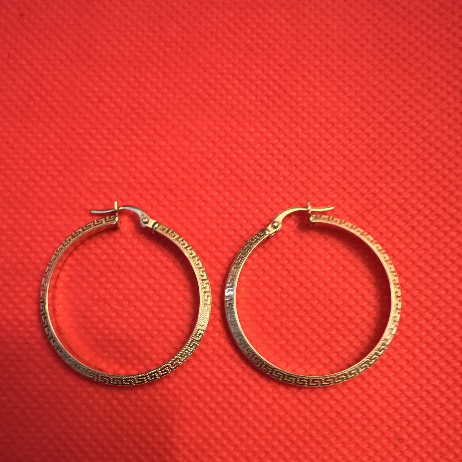 18k Gold medium size Hoop earings