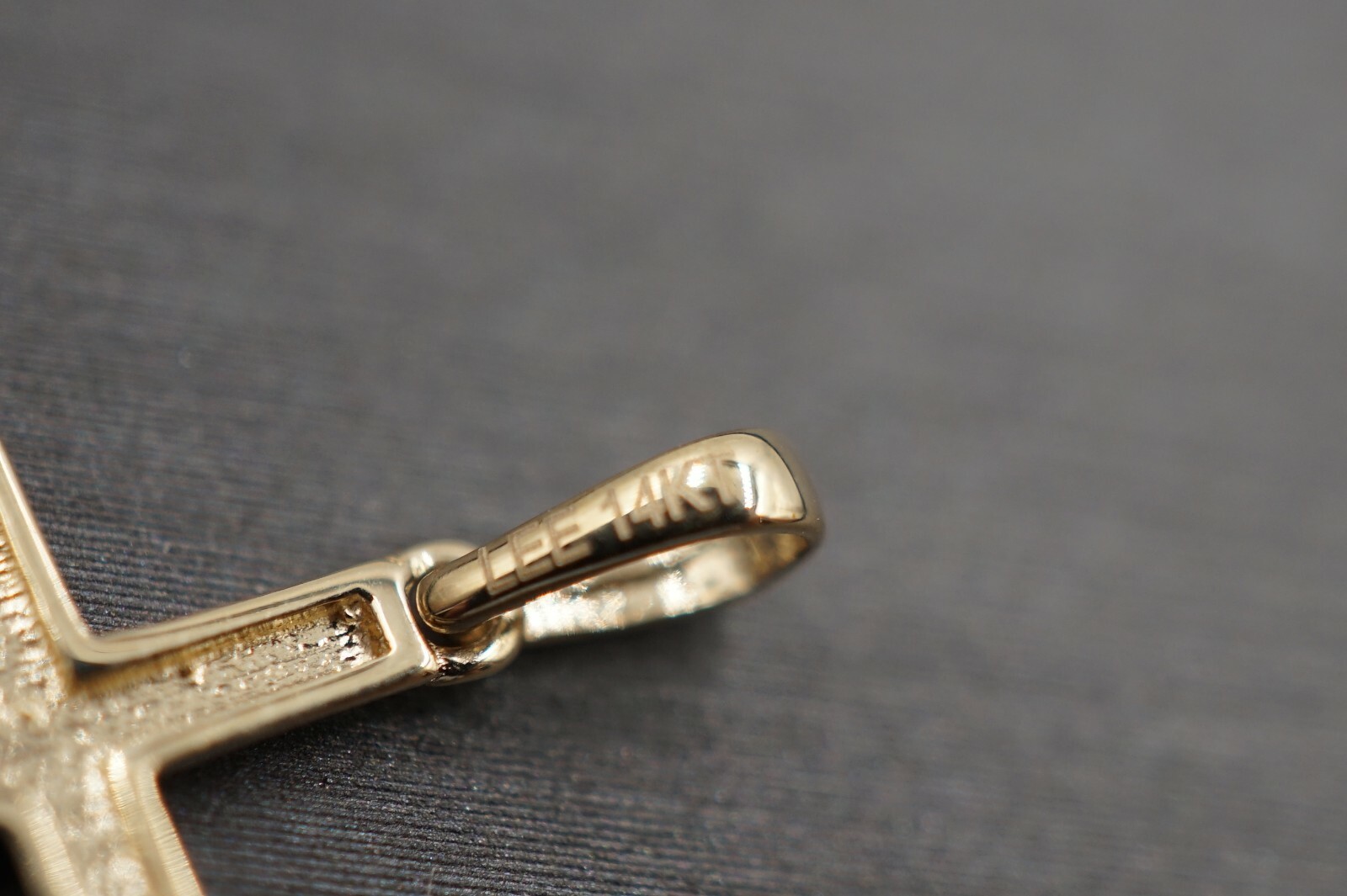 14K Solid Yellow Gold 0.85″ Small Polished Plain Cross Charm Pendant.
