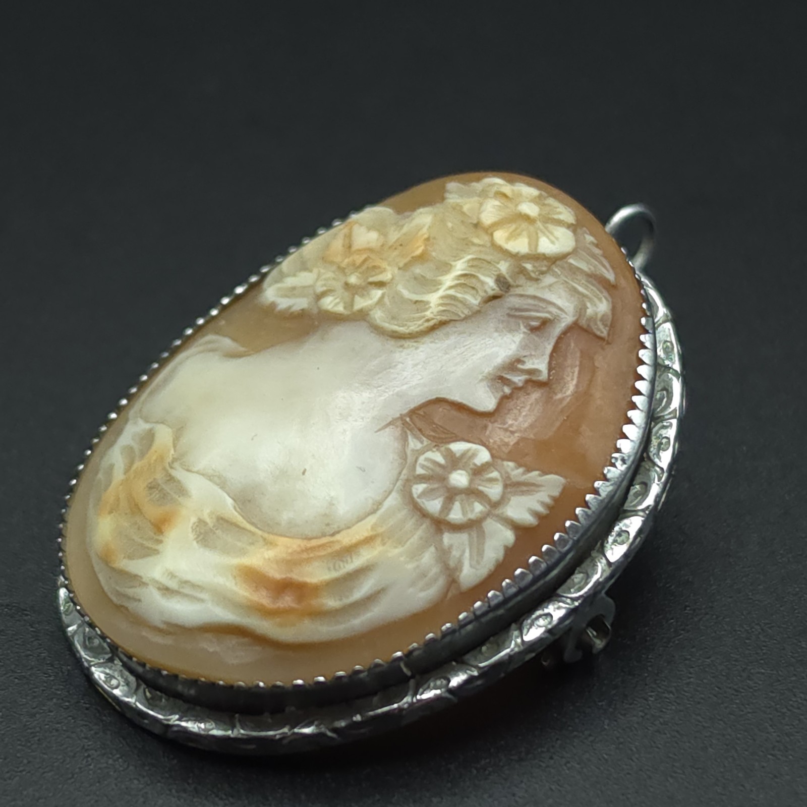 Antique Art Deco Hand Carved Shell Cameo Pendant Brooch Floral Lady Silver Tone