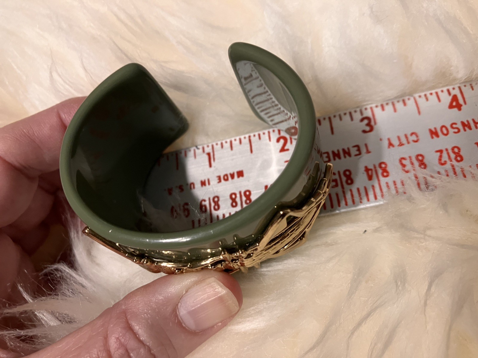 Tory Burch Green Grasshopper Cuff Bracelet Resin & metal Signed fits small wrist
