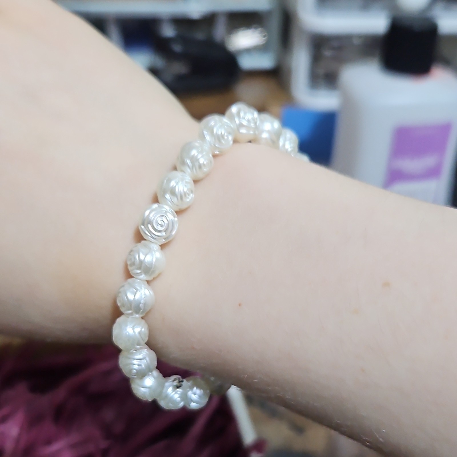 White Rose Beaded Stretch Bracelet No Clasp 16 Cm