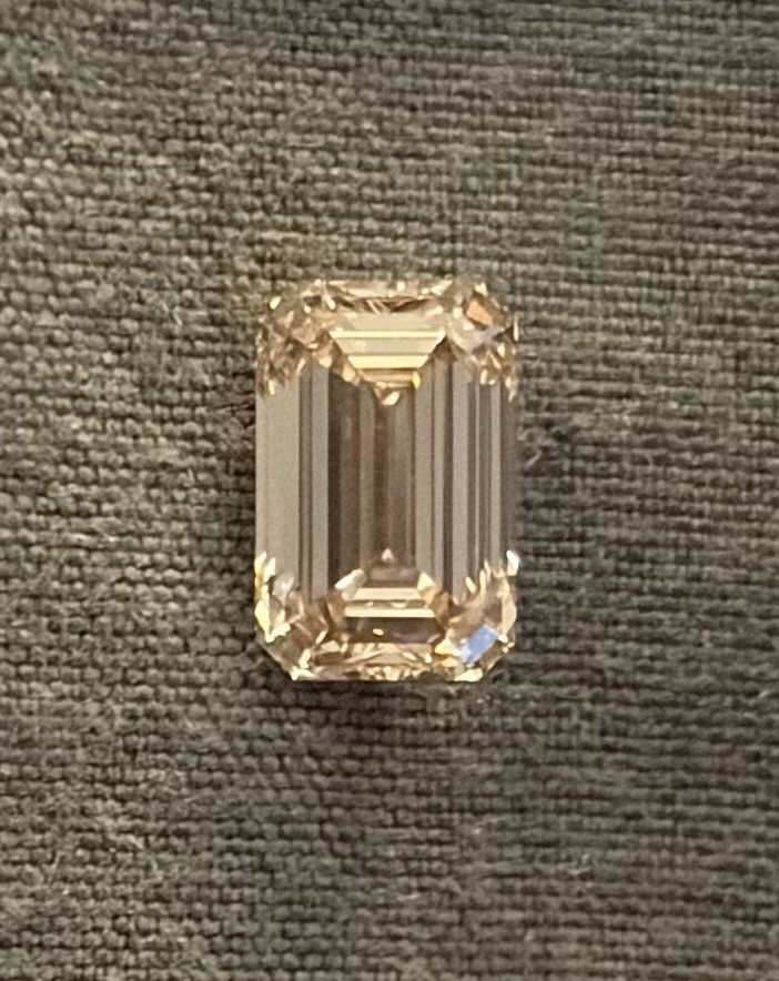 IGI Lab-Created Emerald Cut Diamond 1.50ct Fancy Vivid Pink VVS2