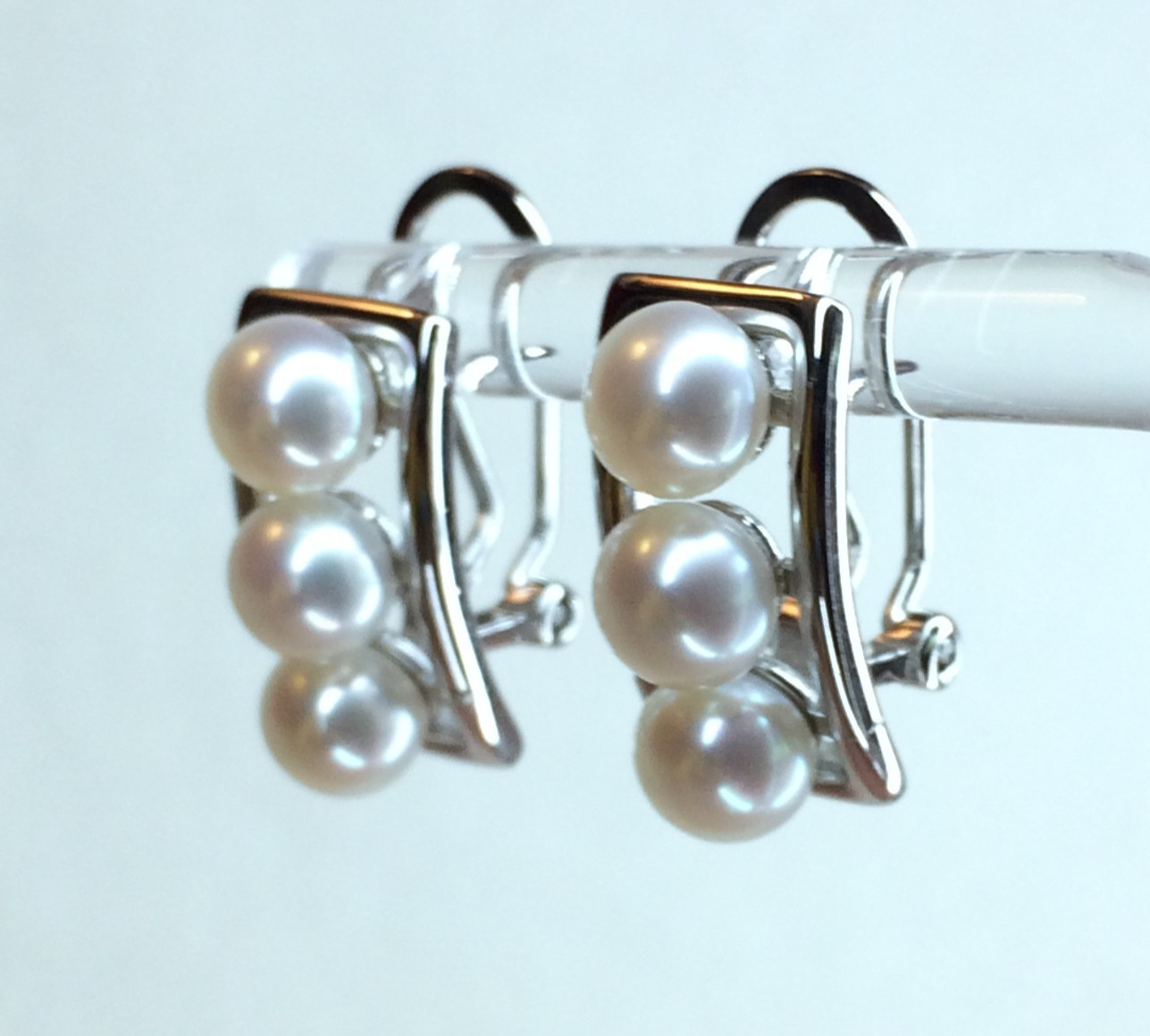 5.5mm white cultured freshwater pearl rhodium over sterling silver earrings NEW