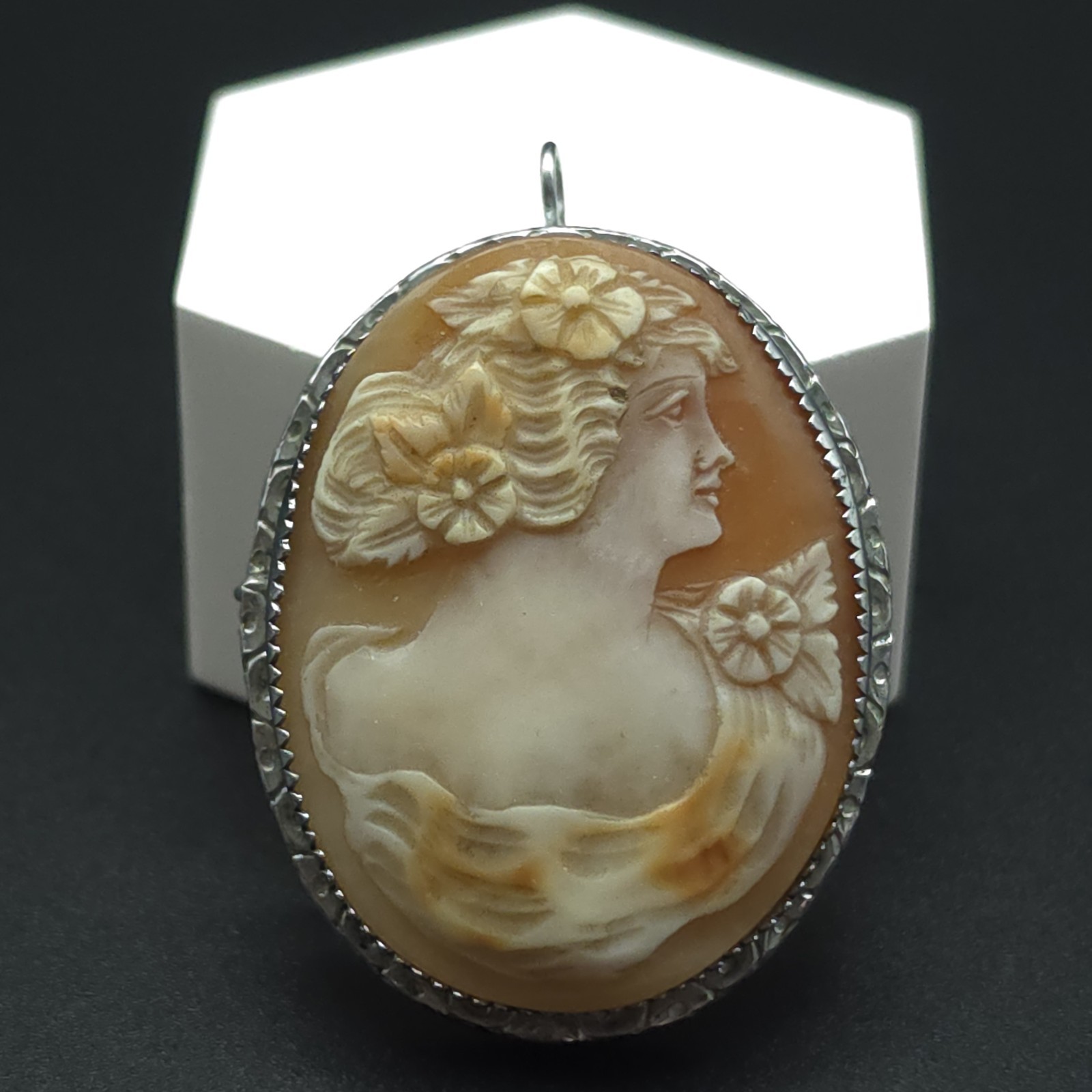 Antique Art Deco Hand Carved Shell Cameo Pendant Brooch Floral Lady Silver Tone