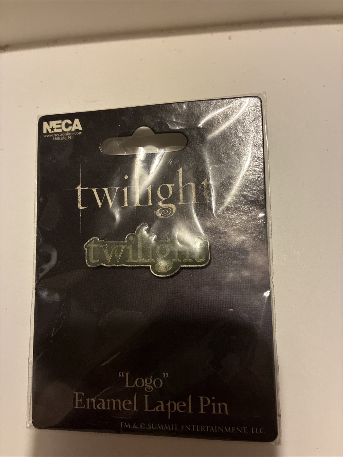 Twilight Saga Enamel Lapel Pin – Twilight Logo By Neca New